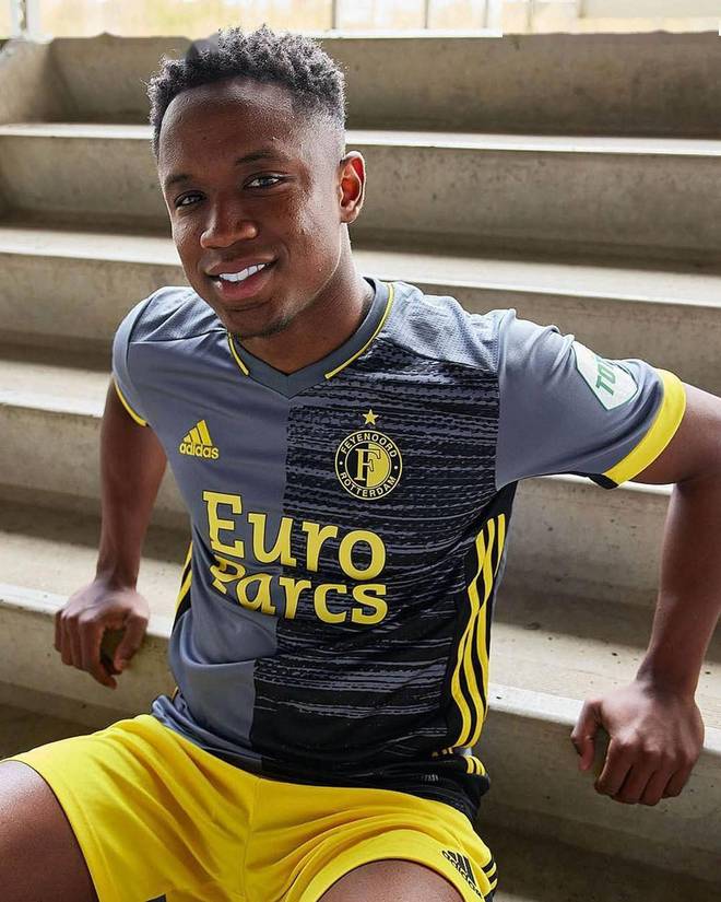 关于今夜突围战来临；波士顿凯尔特人围绕荷甲调整名单；态度坚定；赛程密集仍需轮换的信息