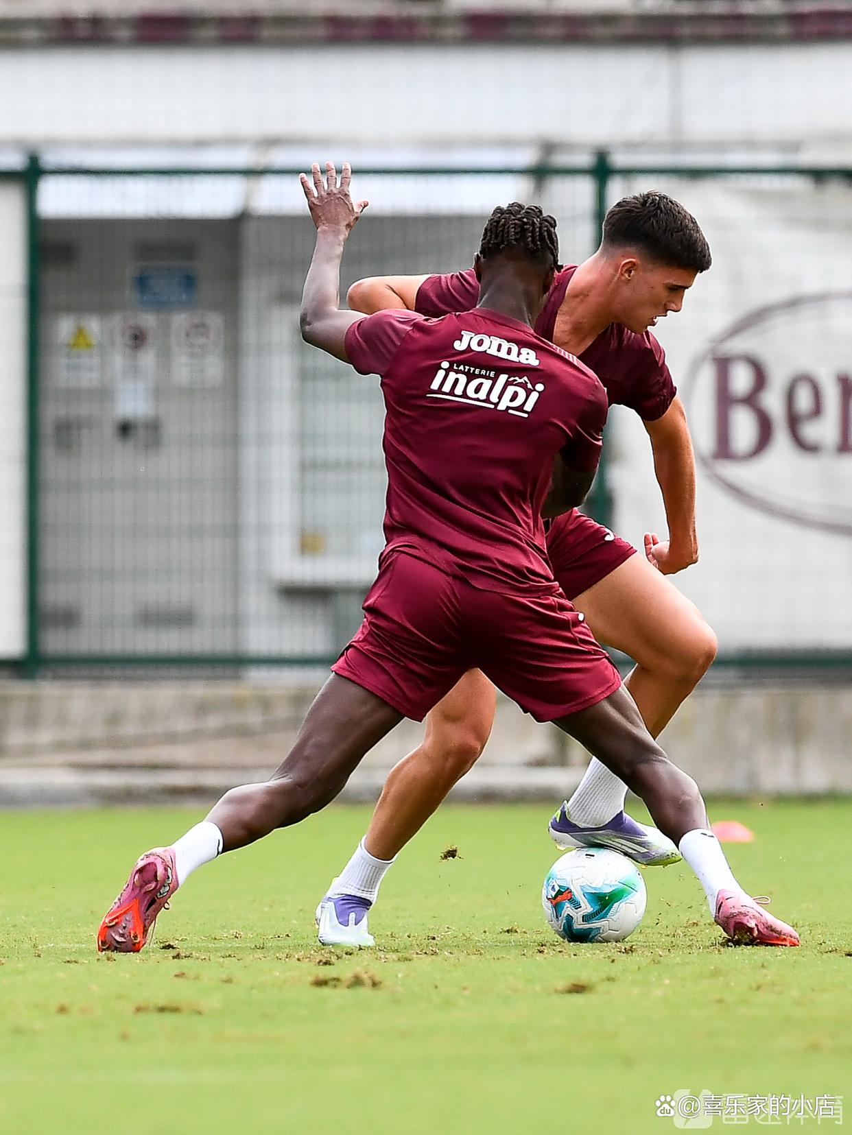 包含转会期体能课后，波尔图状态回暖备战意大利杯，悬念犹存，控场能力受关注的词条